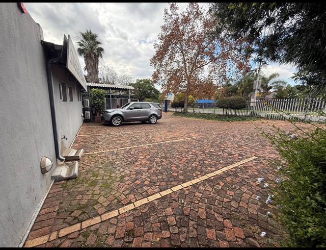 850M² OFFICE FOR SALE IN FERNDALE